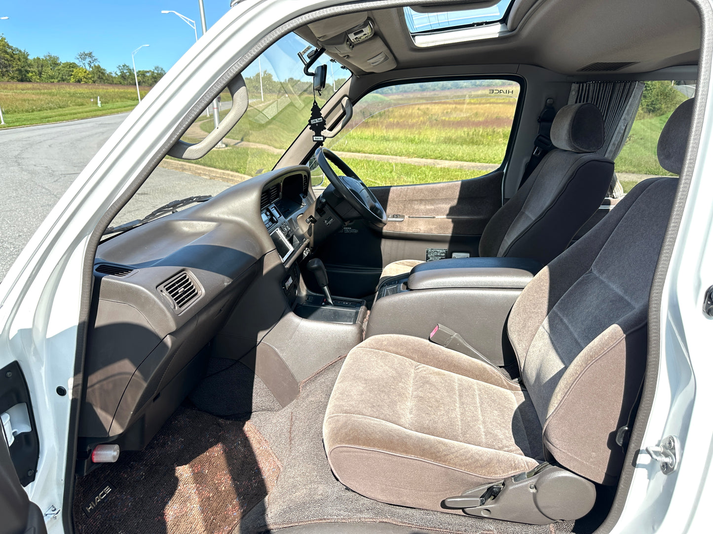 1995 TOYOTA HIACE SUPER CUSTOM KZH106