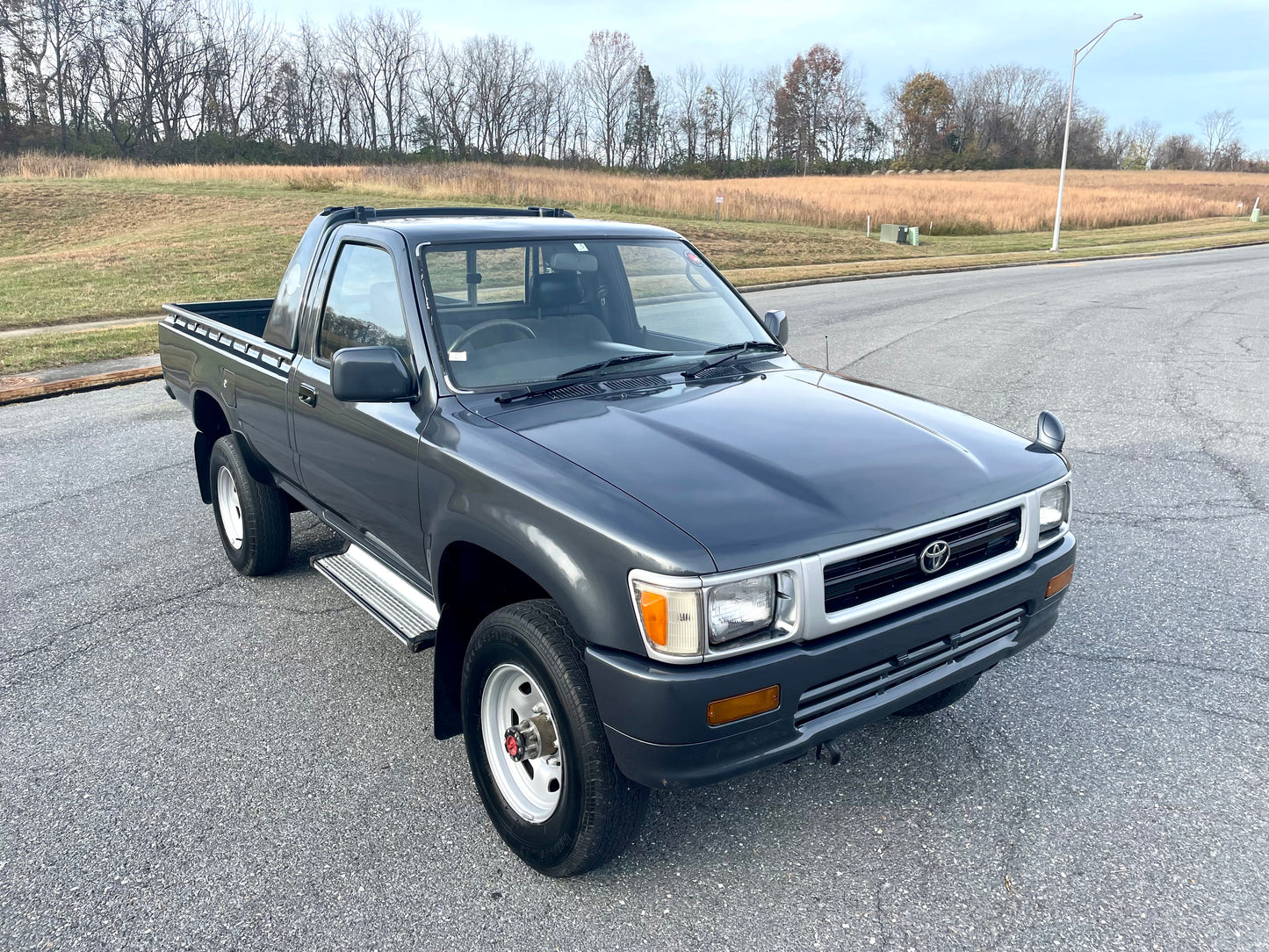 1993 TOYOTA HILUX LN106
