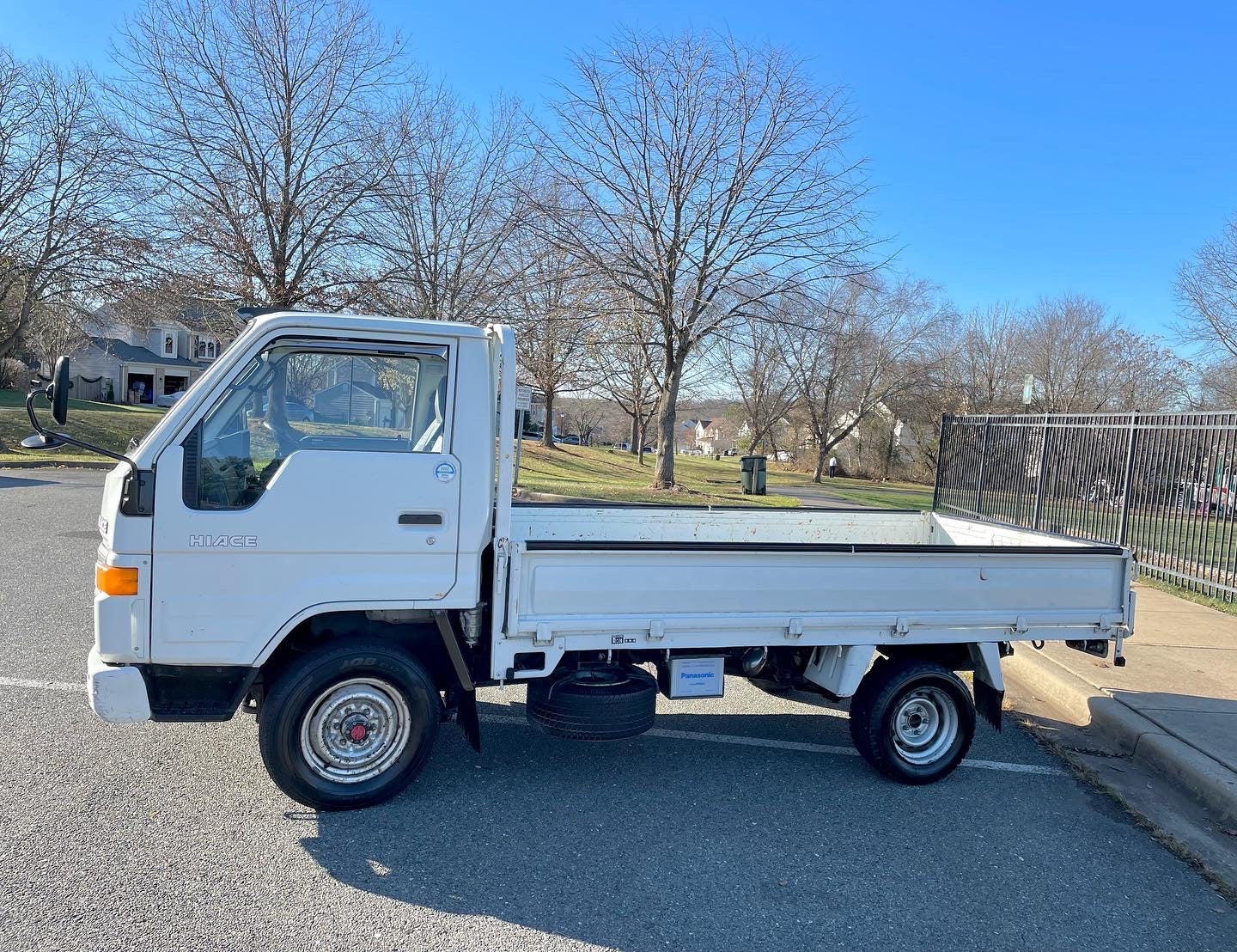 1993 TOYOTA HIACE LH95