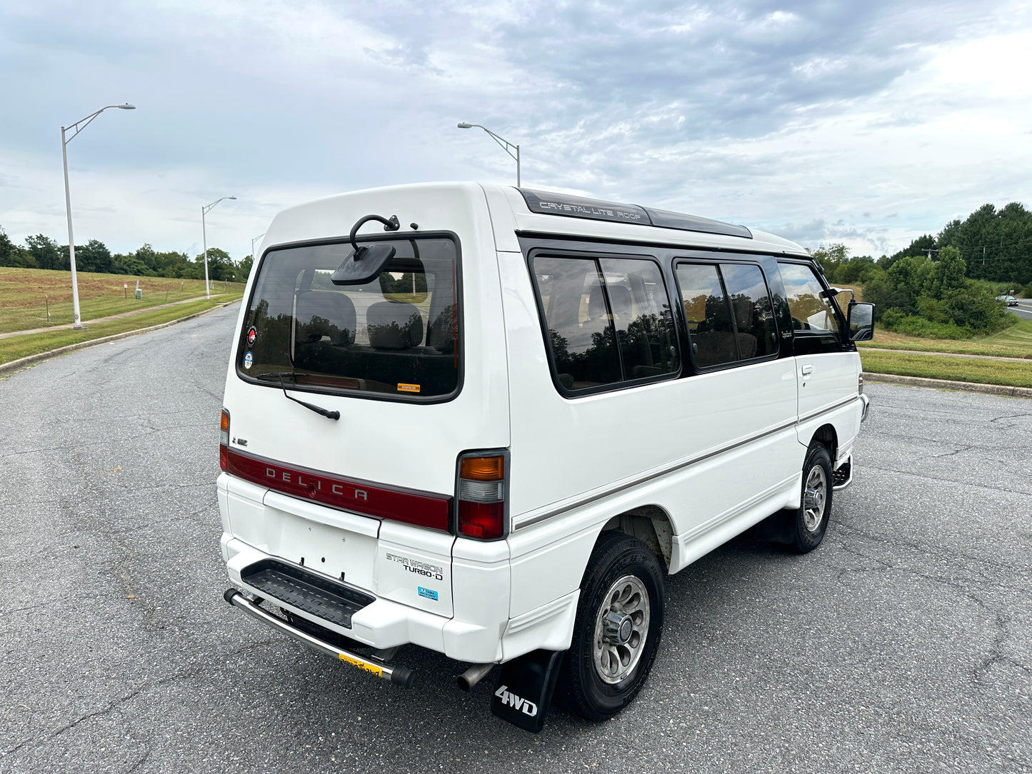 1992 MITSUBISHI DELICA STAR WAGON 4WD SUPER EXCEED - TURBO DIESEL — LOT#633