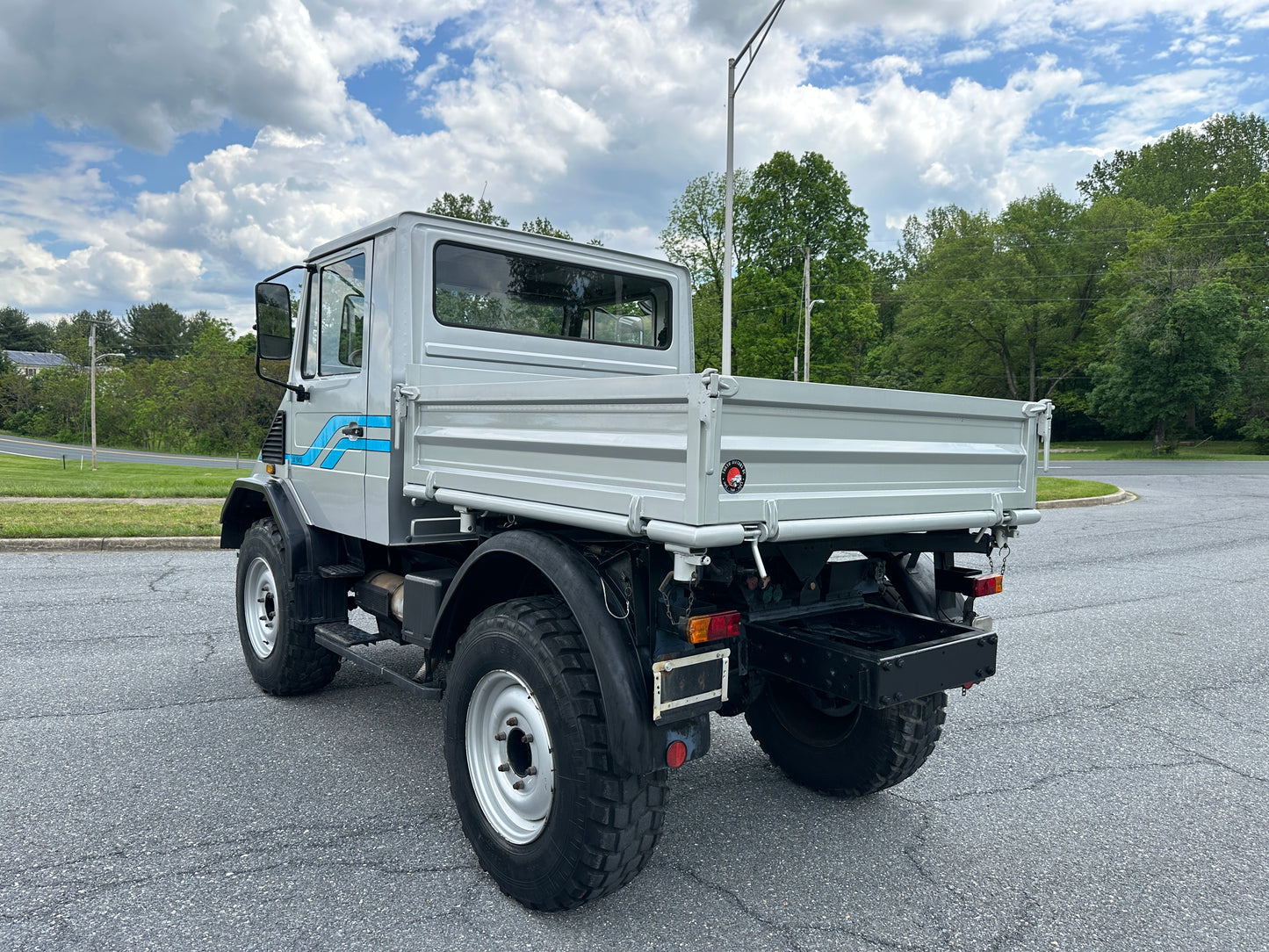 1993 MERCEDES BENZ UNIMOG 408-Series U90 3-WAY DUMP TRUCK