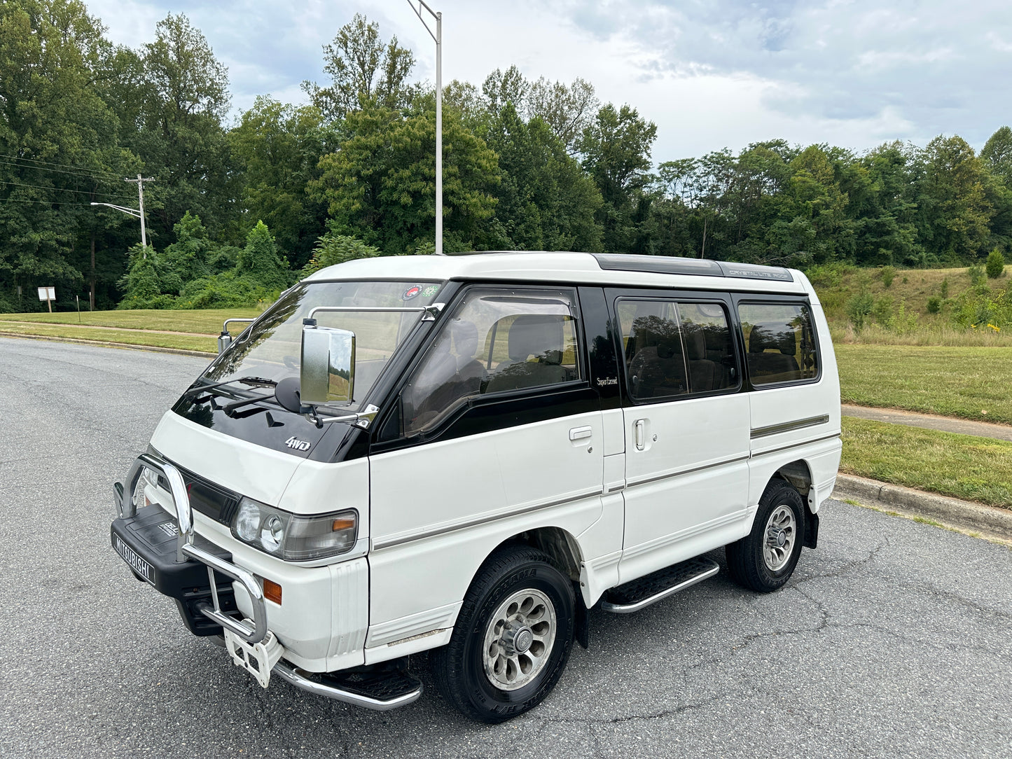 1992 MITSUBISHI DELICA STAR WAGON 4WD SUPER EXCEED - TURBO DIESEL — LOT#633