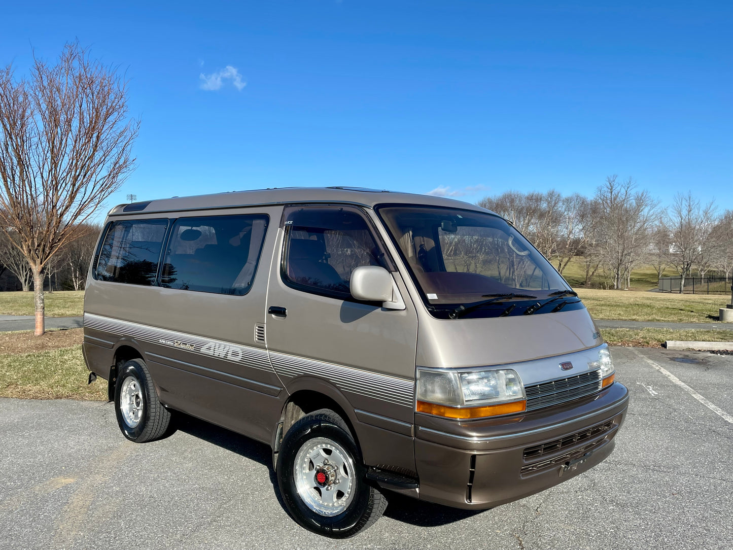1991 TOYOTA HIACE SUPER CUSTOM LIMITED LH107