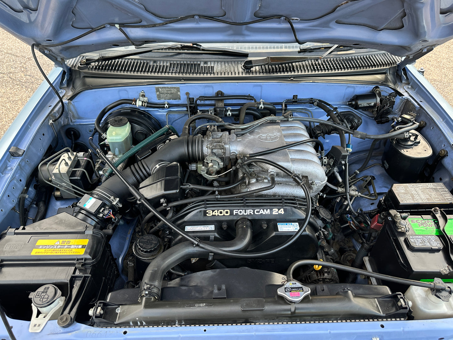 1998 TOYOTA HILUX SURF SSR-G VZN185 — V6 Gasoline - 98k Miles — LOT#607