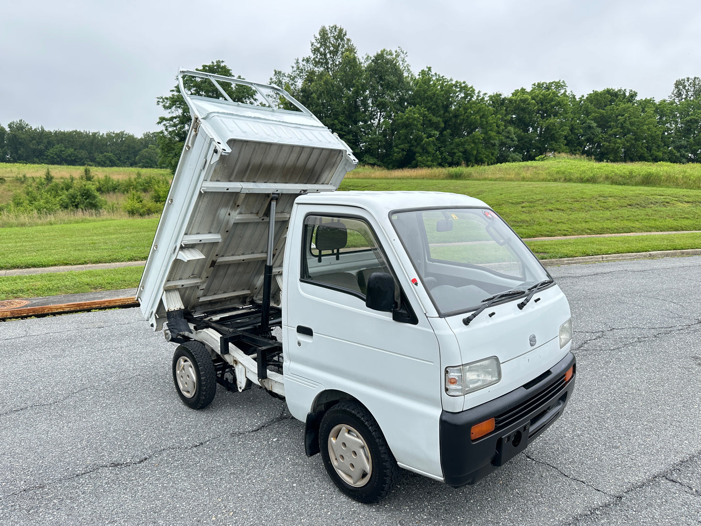 1994 SUZUKI CARRY DUMP TRUCK 4WD