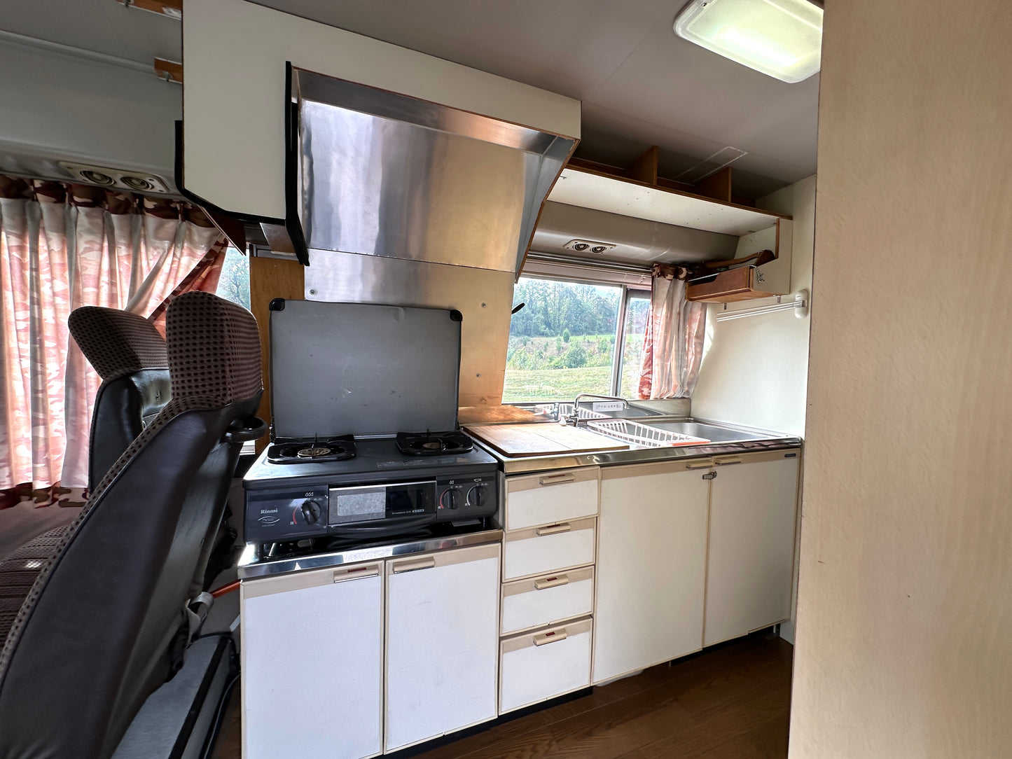 1992 TOYOTA COASTER DELUXE CAMPER — LOT#587