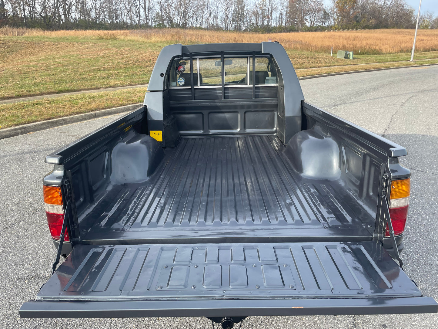 1993 TOYOTA HILUX LN106