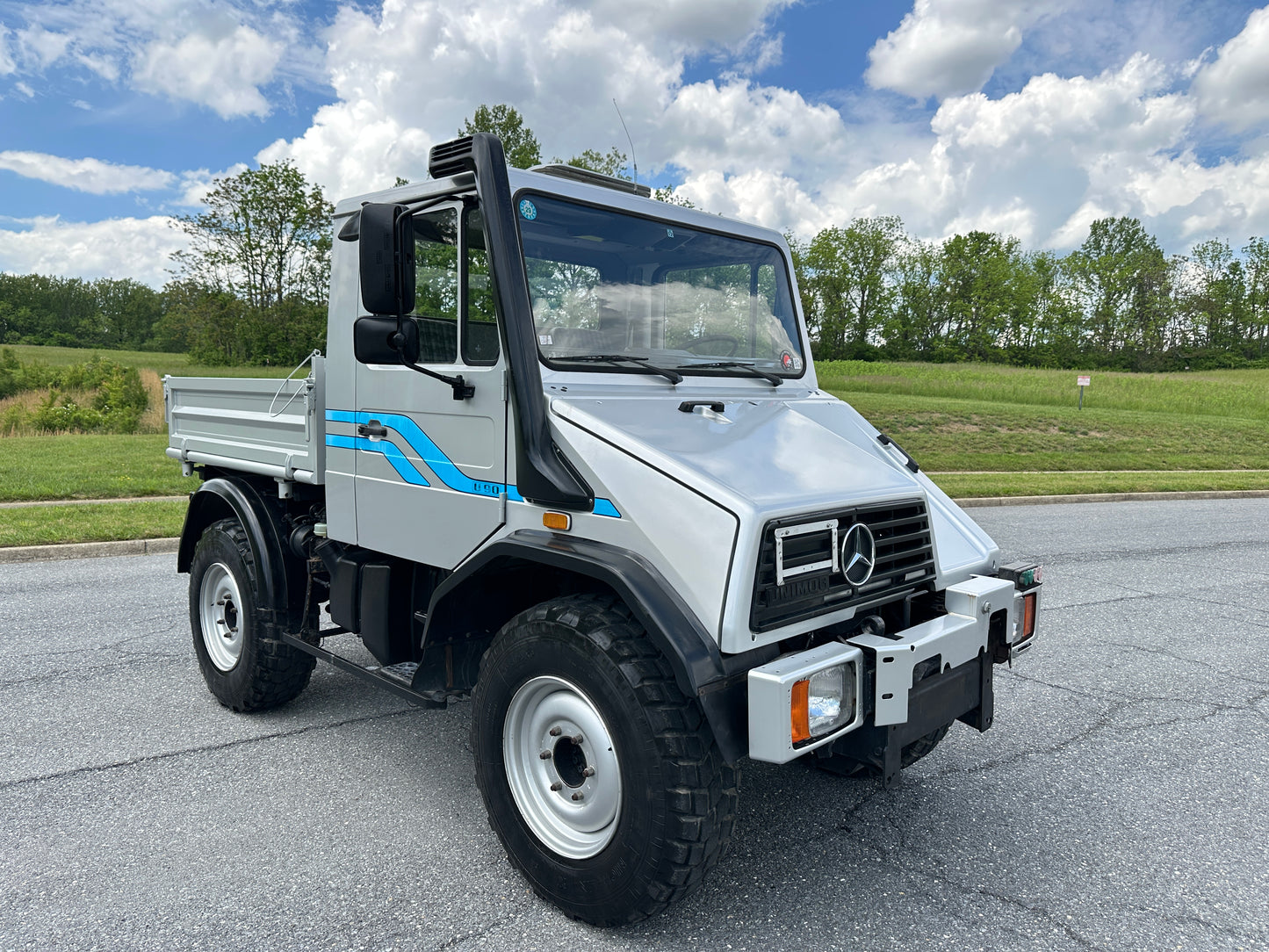 1993 MERCEDES BENZ UNIMOG 408-Series U90 3-WAY DUMP TRUCK