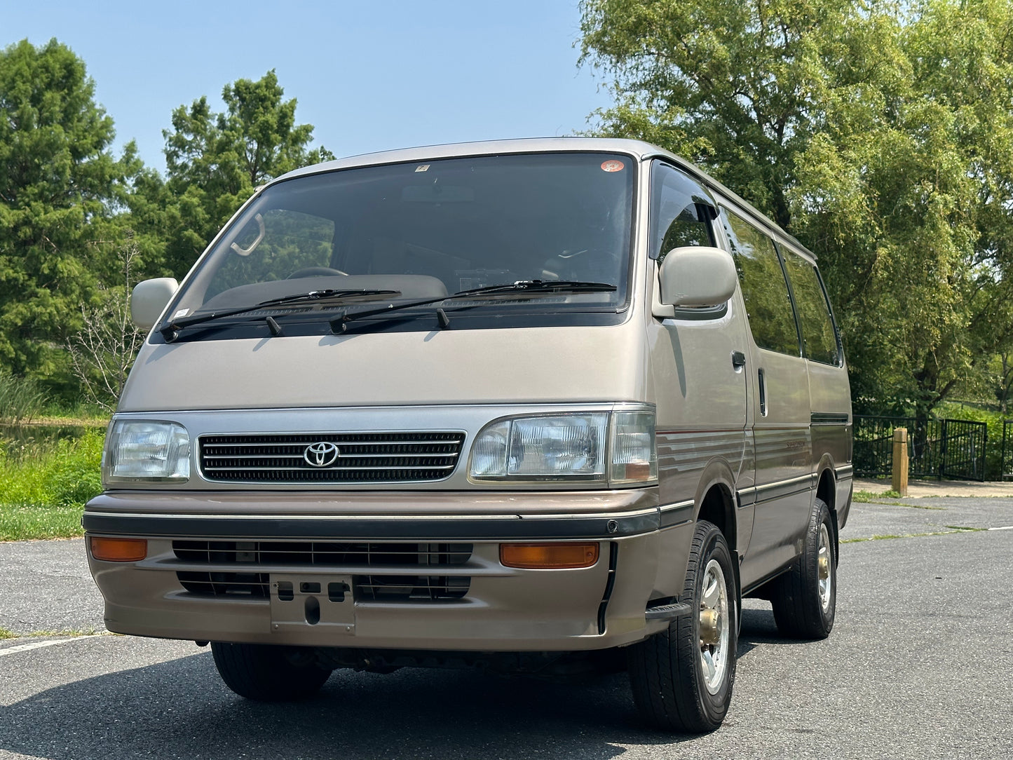 1994 TOYOTA HIACE SUPER CUSTOM KZH106