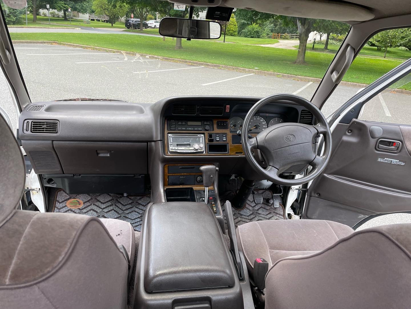 1996 TOYOTA HIACE SUPER CUSTOM LIVING SALOON EX KZH100