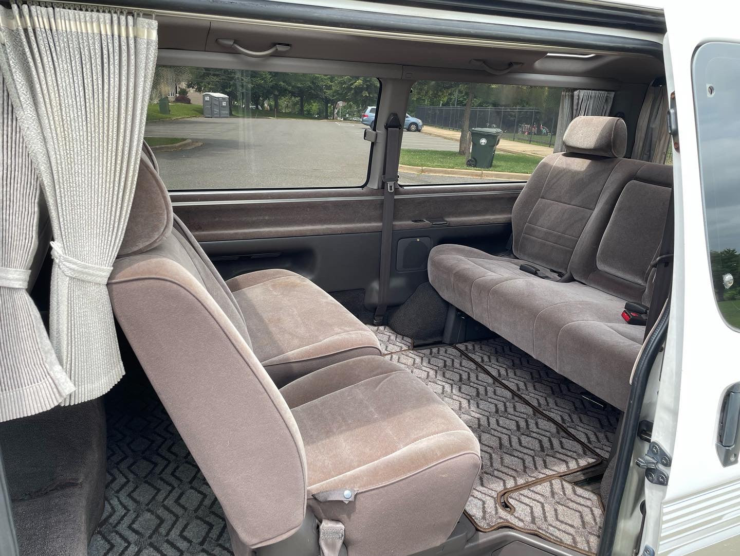 1996 TOYOTA HIACE SUPER CUSTOM LIVING SALOON EX KZH100