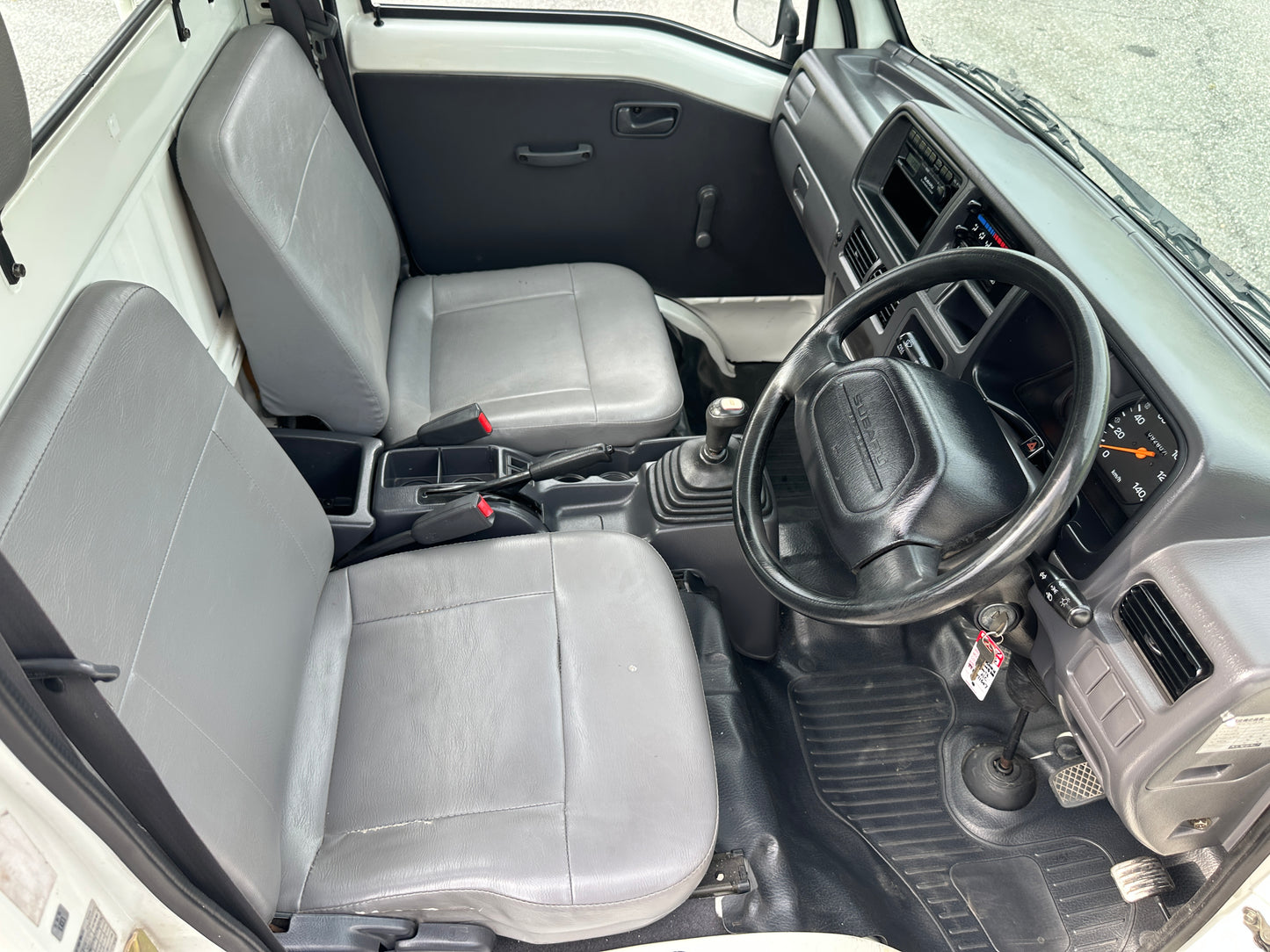 2000 SUBARU SAMBAR 4WD - A/C - FUEL INJECTION & AIRBAG — LOT 600