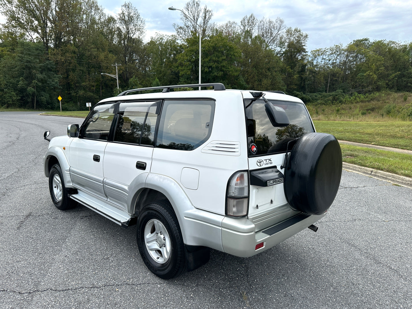 2000 Toyota Land Cruiser Prado TX Limited 4WD - 4 Cylinder Gasoline — LOT#682