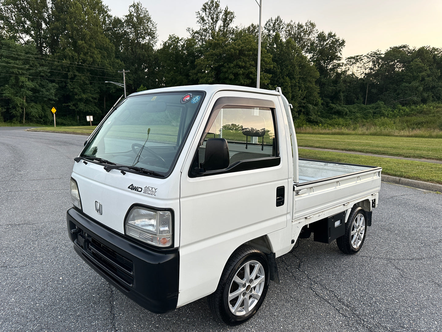 1998 HONDA ACTY SDX 4WD - 5 Speed — LOT#595