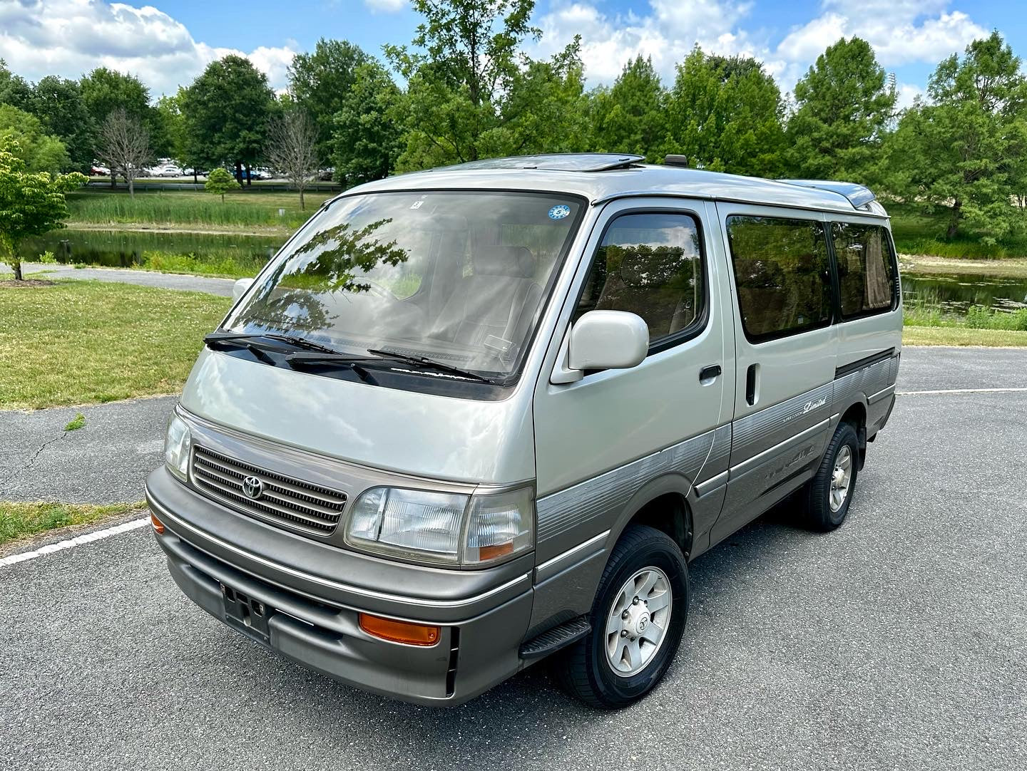 1995 TOYOTA HIACE SUPER CUSTOM LIMITED KZH106