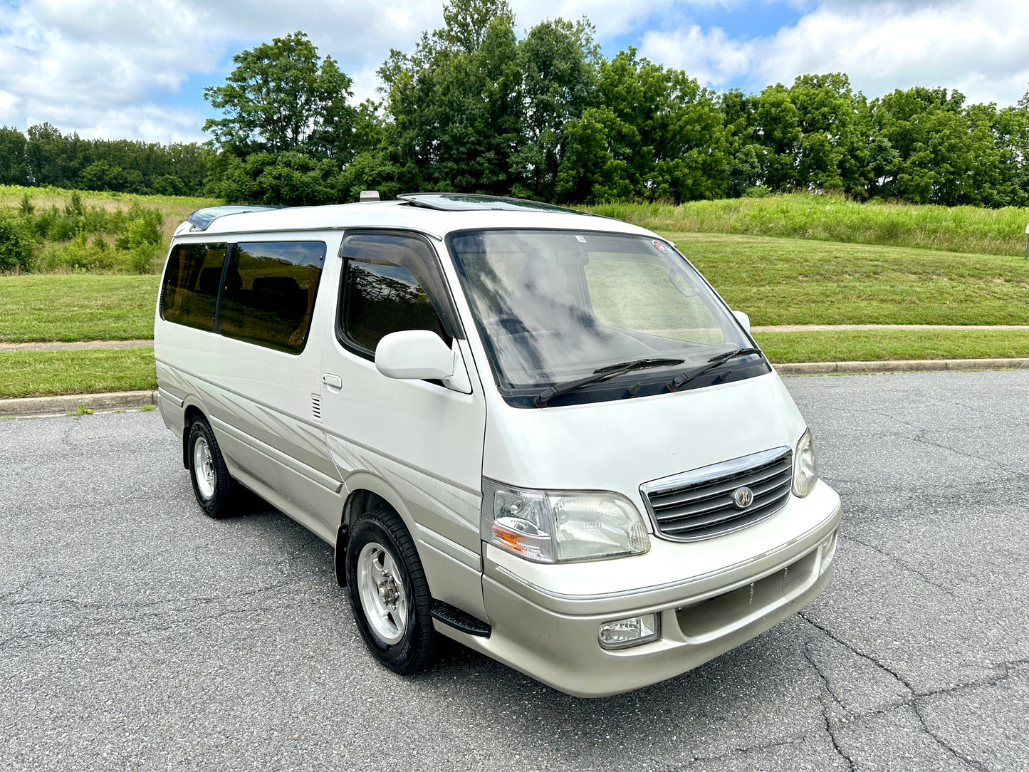 1999 TOYOTA HIACE SUPER CUSTOM LIVING SALOON EX 4WD — INTERCOOLER TURBO DIESEL — LOT#591