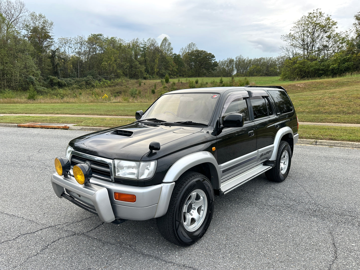 1998 Toyota Hilux Surf SSR-X Limited - 4WD - INTERCOOLED TURBO DIESEL — LOT#656