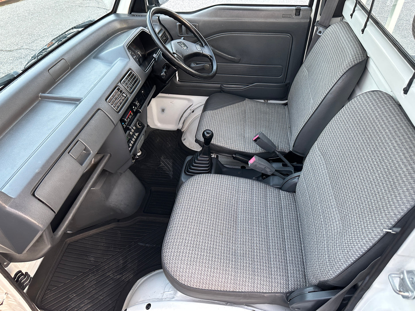1998 HONDA ACTY SDX 4WD - 5 Speed — LOT#595