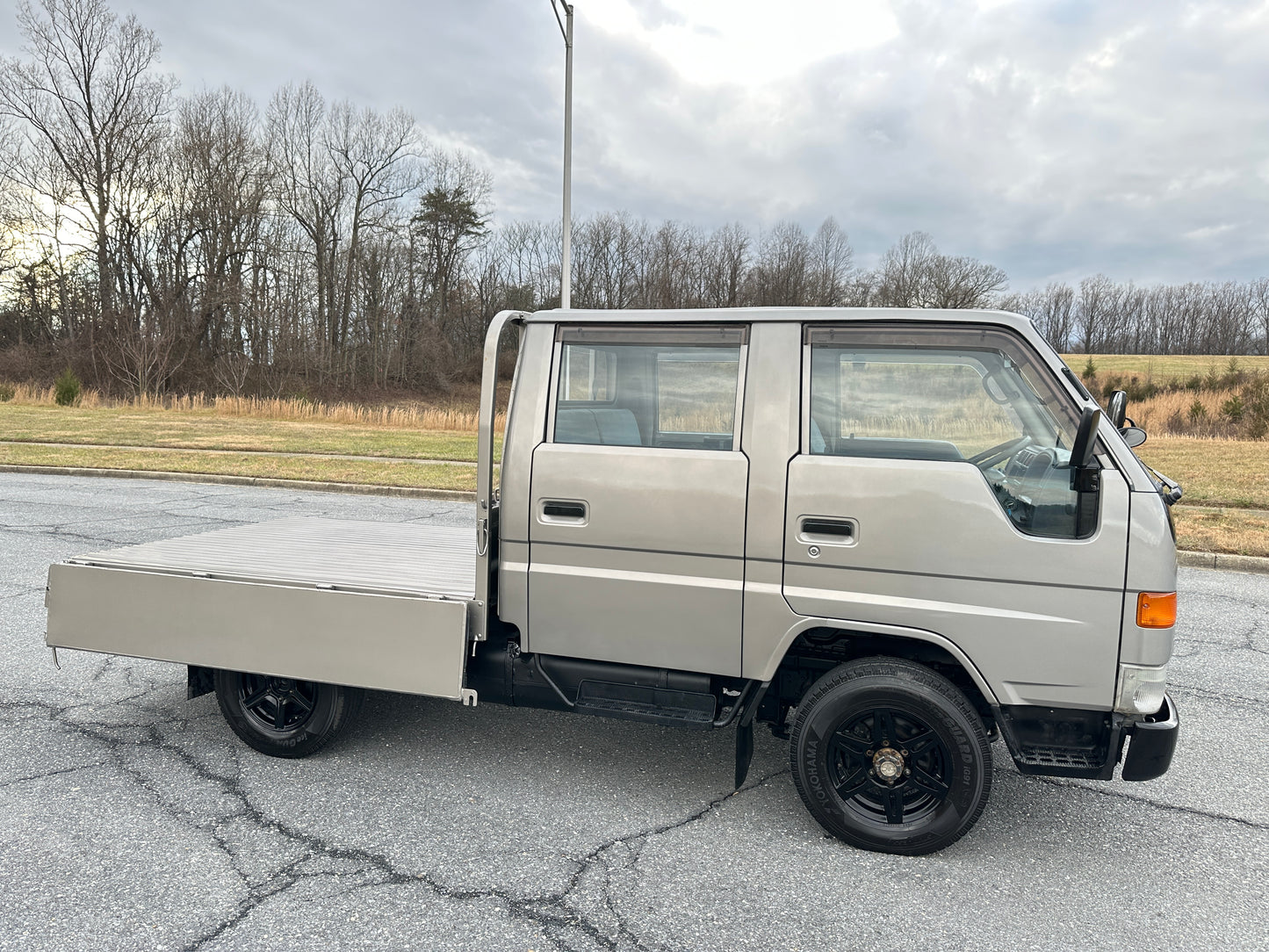 1995 TOYOTA HIACE LY161 DOUBLE-CAB TRUCK