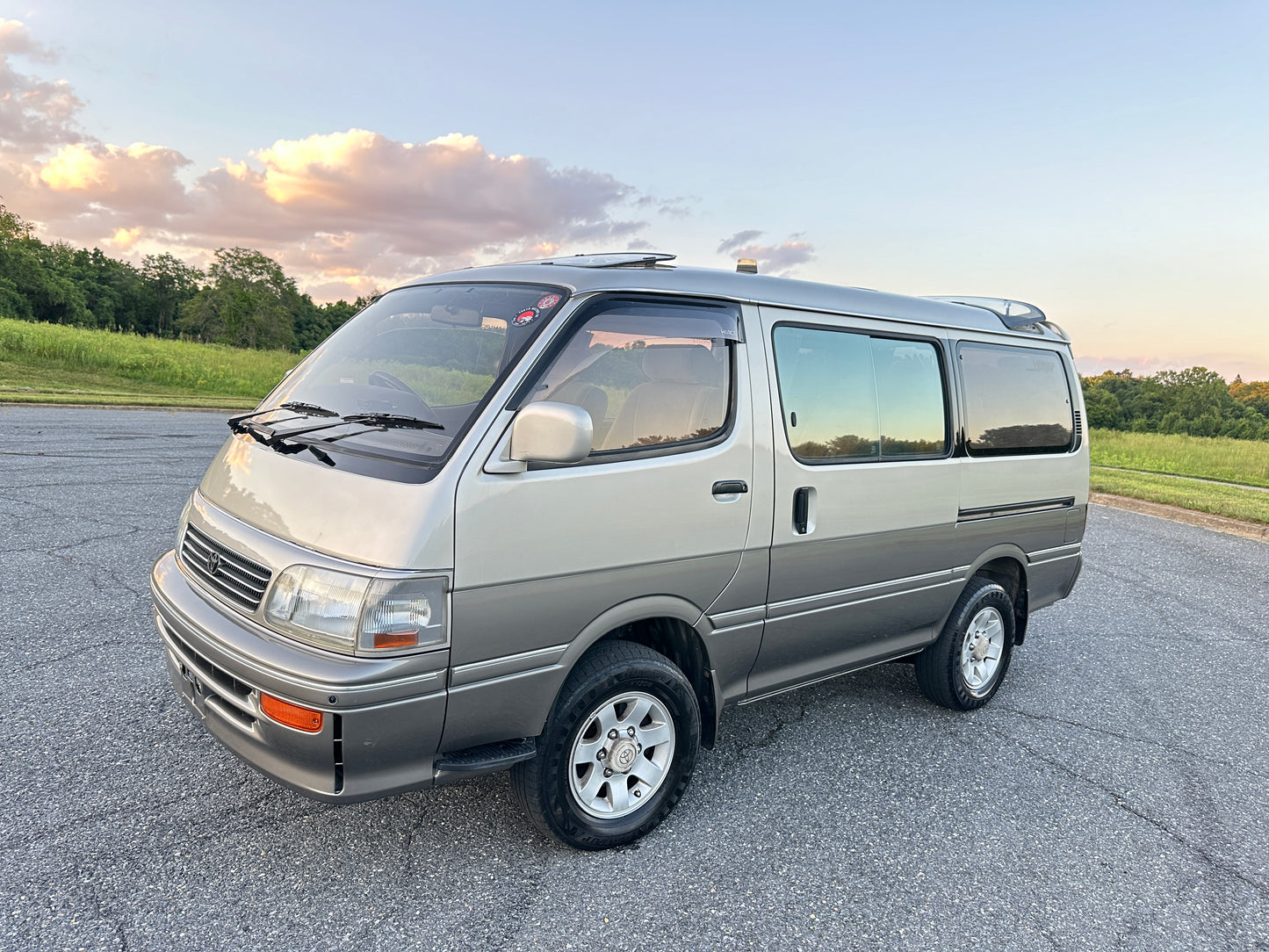 1996 TOYOTA HIACE SUPER CUSTOM KZH106