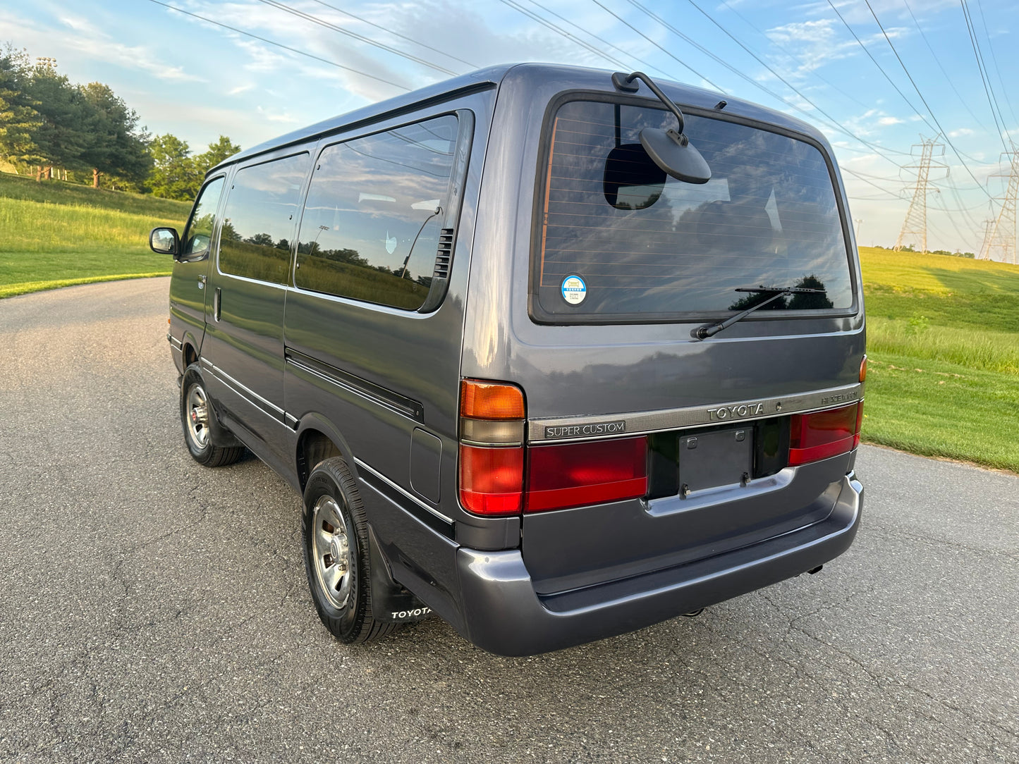 1992 TOYOTA HIACE SUPER CUSTOM LH107