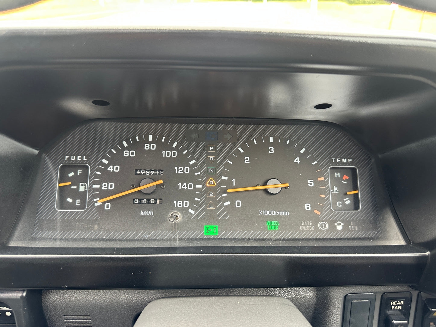1992 MITSUBISHI DELICA STAR WAGON 4WD SUPER EXCEED - TURBO DIESEL — LOT#633