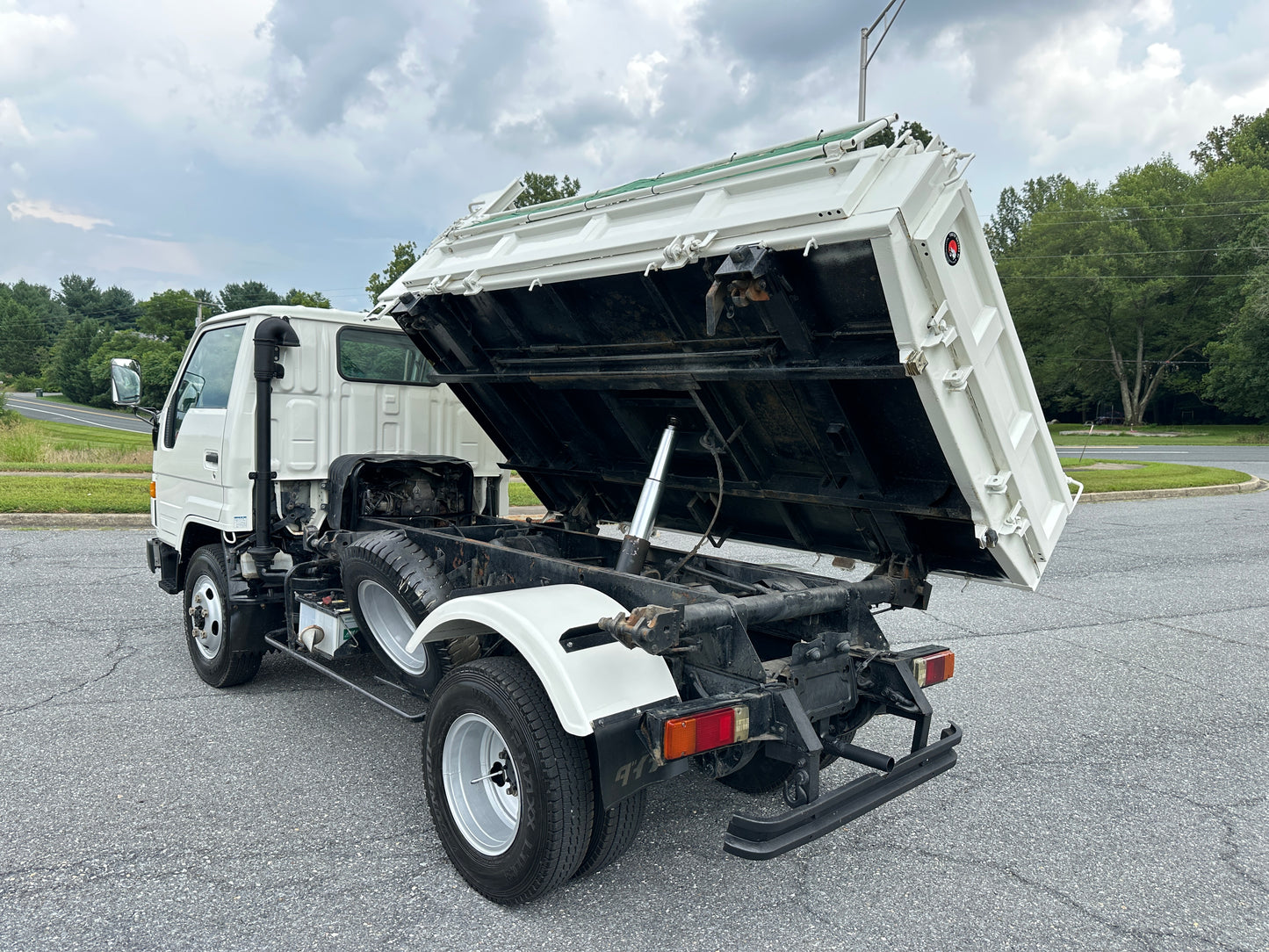 1993 TOYOTA DYNA 3-WAY DUMP TRUCK - 4WD - DIESEL— LOT#578