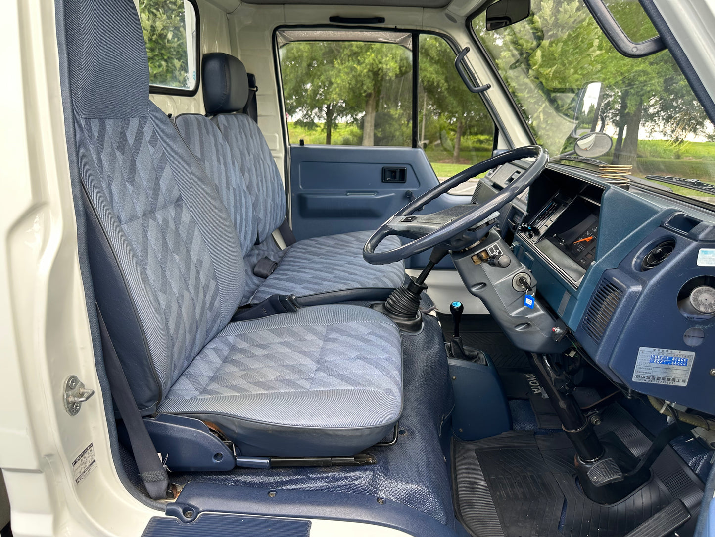 1987 TOYOTA HIACE LH85