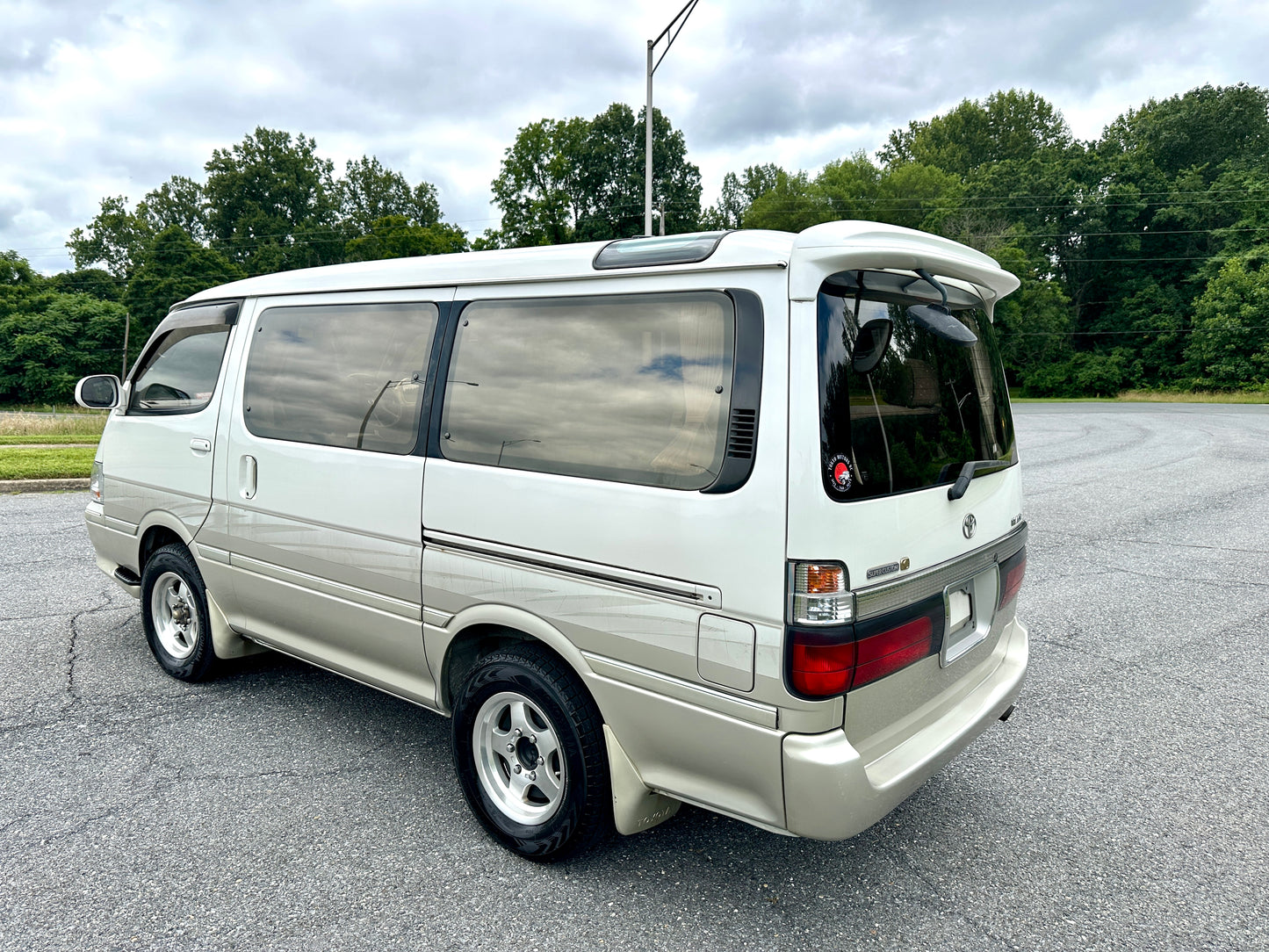 1999 TOYOTA HIACE SUPER CUSTOM LIVING SALOON EX 4WD — INTERCOOLER TURBO DIESEL — LOT#591