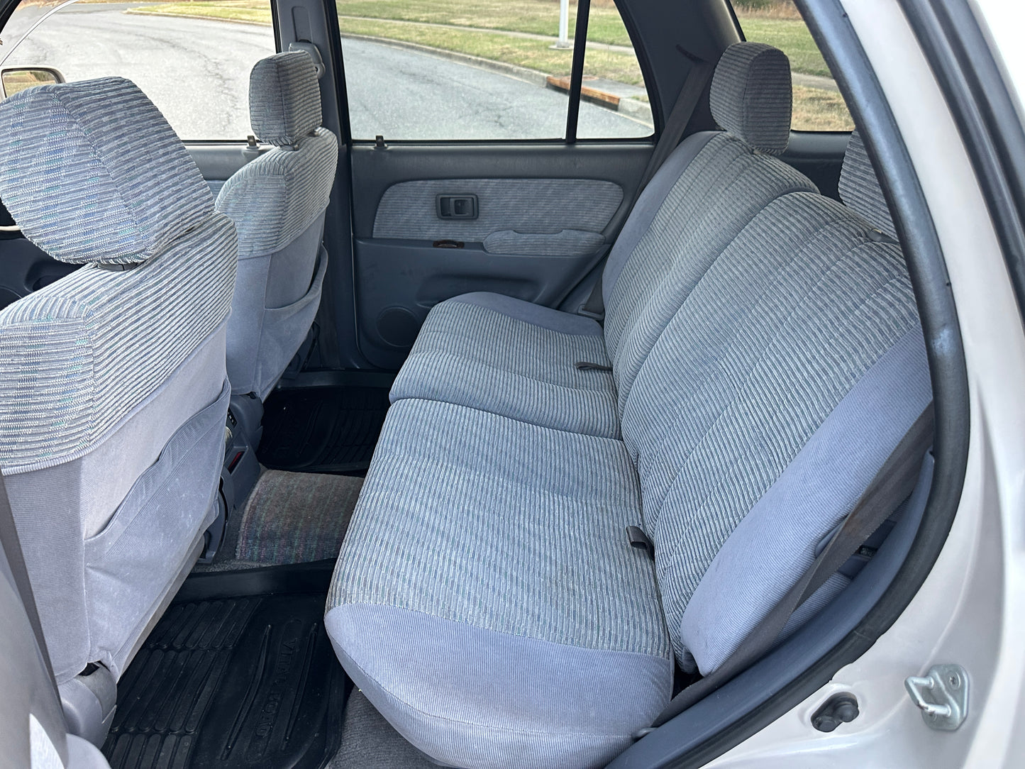 1996 Toyota Hilux Surf SSR-G 4X4 - INTERCOOLED TURBO DIESEL — LOT#822