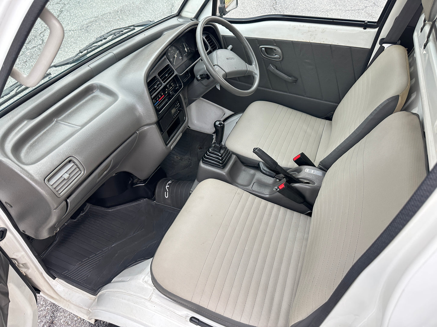 1997 SUZUKI CARRY - 4WD - AXLE LOCK - AIR CONDITIONING — LOT#672