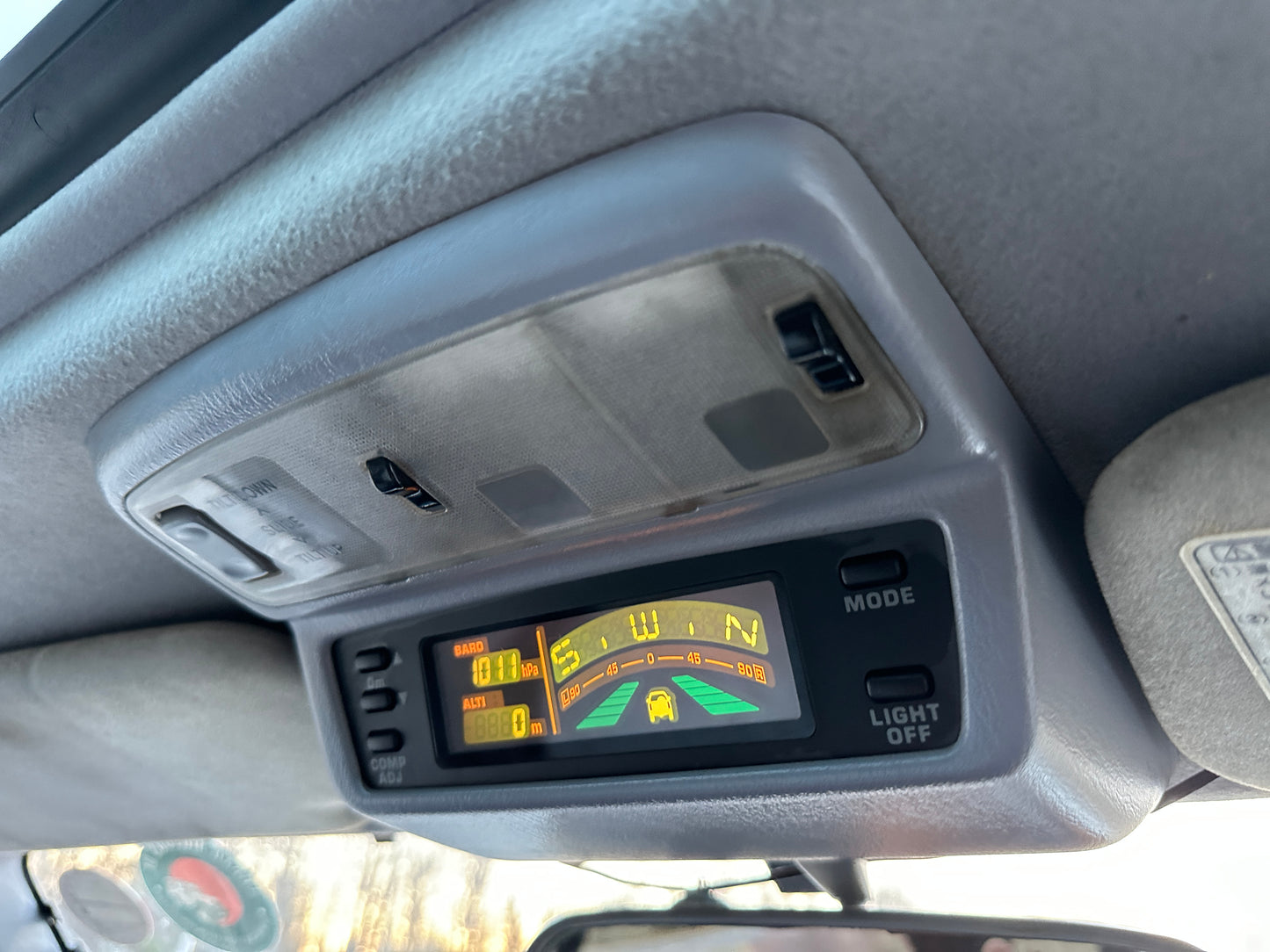1998 TOYOTA HILUX SURF SSR-G 4x4 - “V6” Gasoline — LOT#851