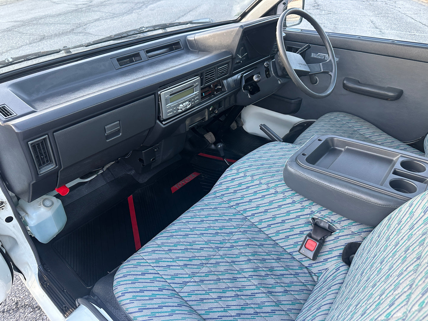 1996 TOYOTA LITEACE YM65 - 4WD - 10,931 Miles - LONG BED VERSION - AIR CONDITIONING — LOT#729