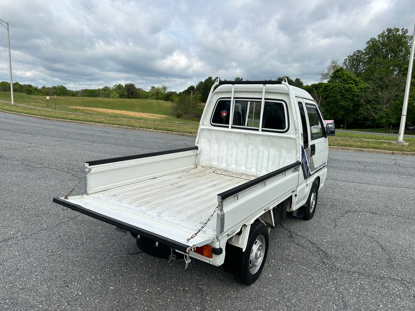 FULLY SERVICED - 1993 DAIHATSU HIJET JUMBO CUSTOM 4WD - AIR CONDITIONING — LOT#707