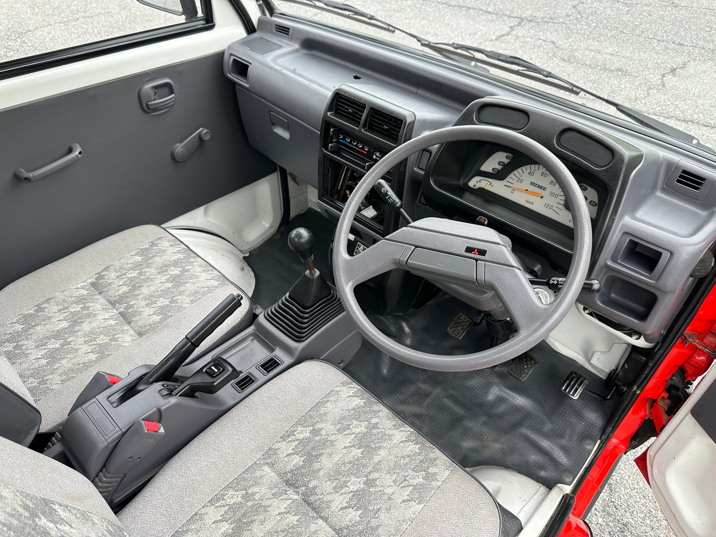 1994 MITSUBISHI MINICAB FIRE TRUCK V-U42T - 4,188 MILES — LOT#766