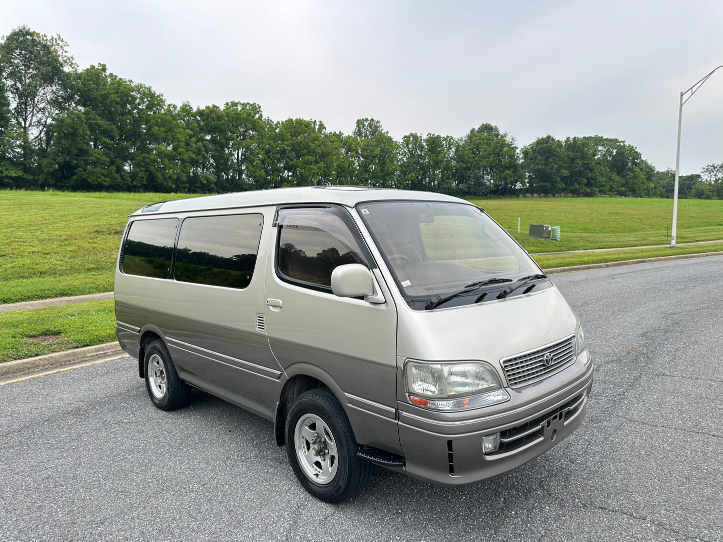 1998 TOYOTA HIACE SUPER CUSTOM LIMITED 4WD - TURBO DIESEL - LOT#910