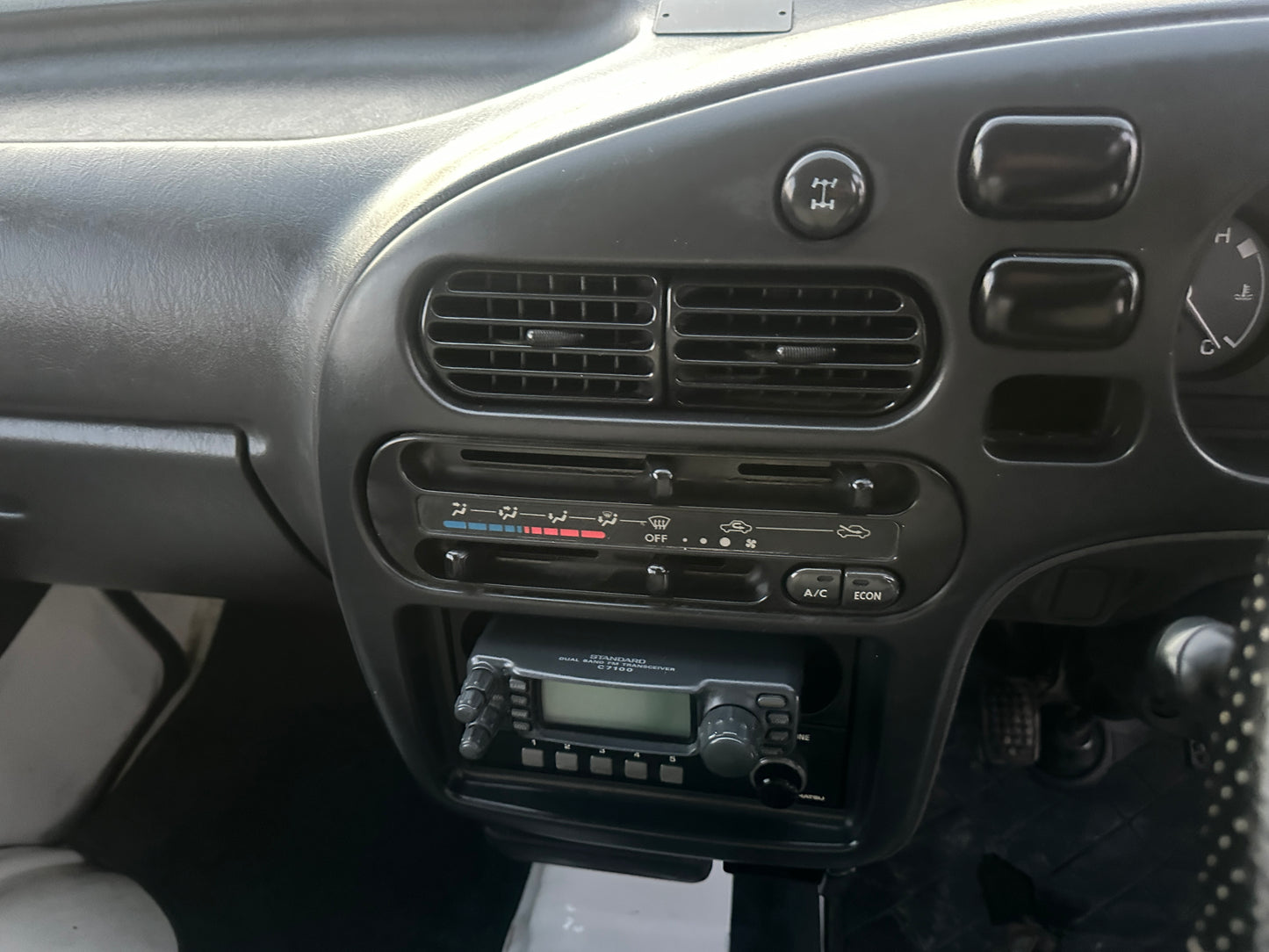 1997 DAIHATSU HIJET SUPER JUMBO 4WD - A/C - EXTENDED CAB WITH HIGH ROOF — LOT#692