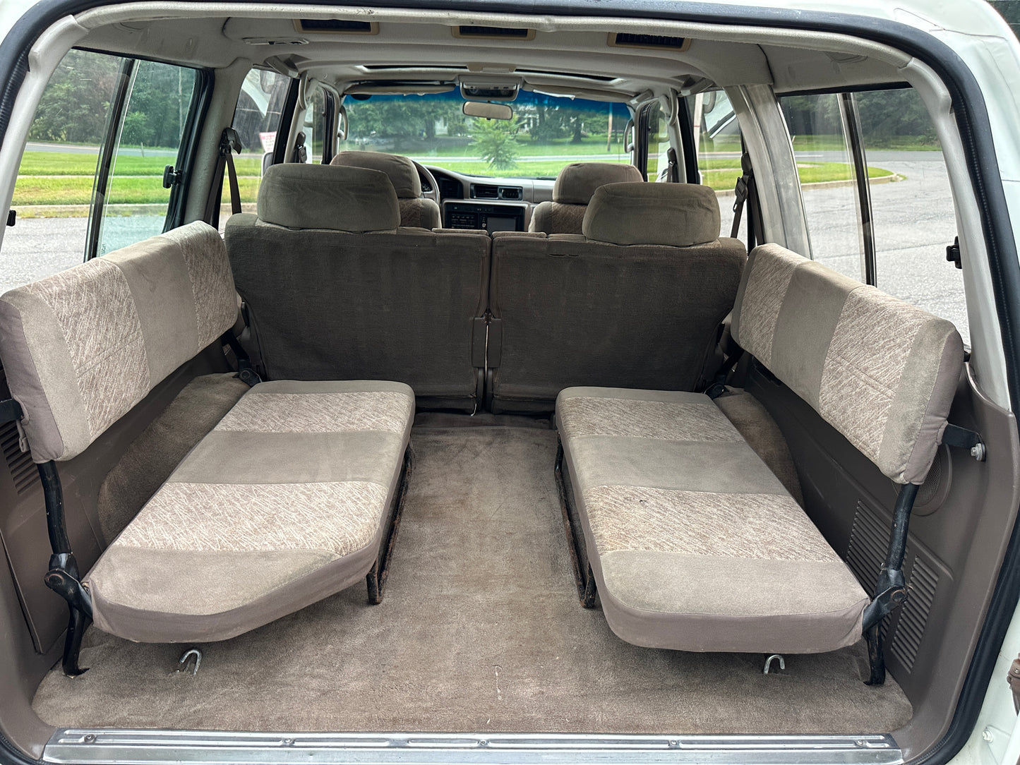 1997 TOYOTA LAND CRUISER FZJ80 VX-R 4WD - GCC SPEC - LEFT HAND DRIVE - 5 SPEED MANUAL - TRIPLE LOCKED - 56,203 Miles — LOT#859
