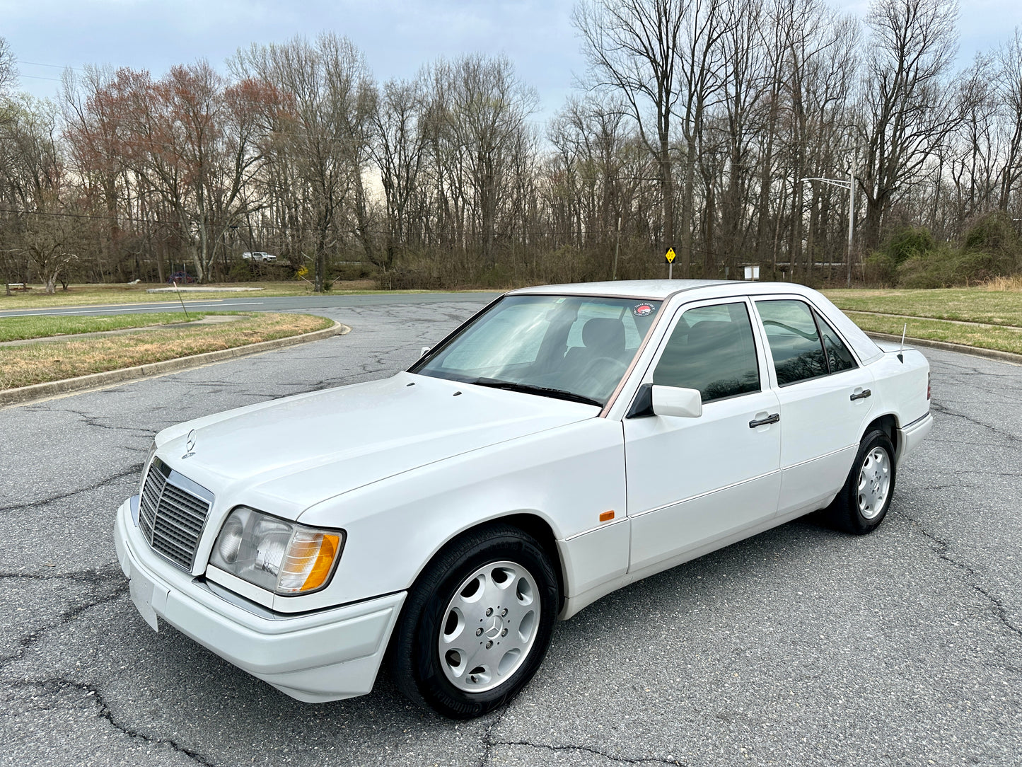 1995 JAPANESE MARKET MERCEDES BENZ E320 SEDAN