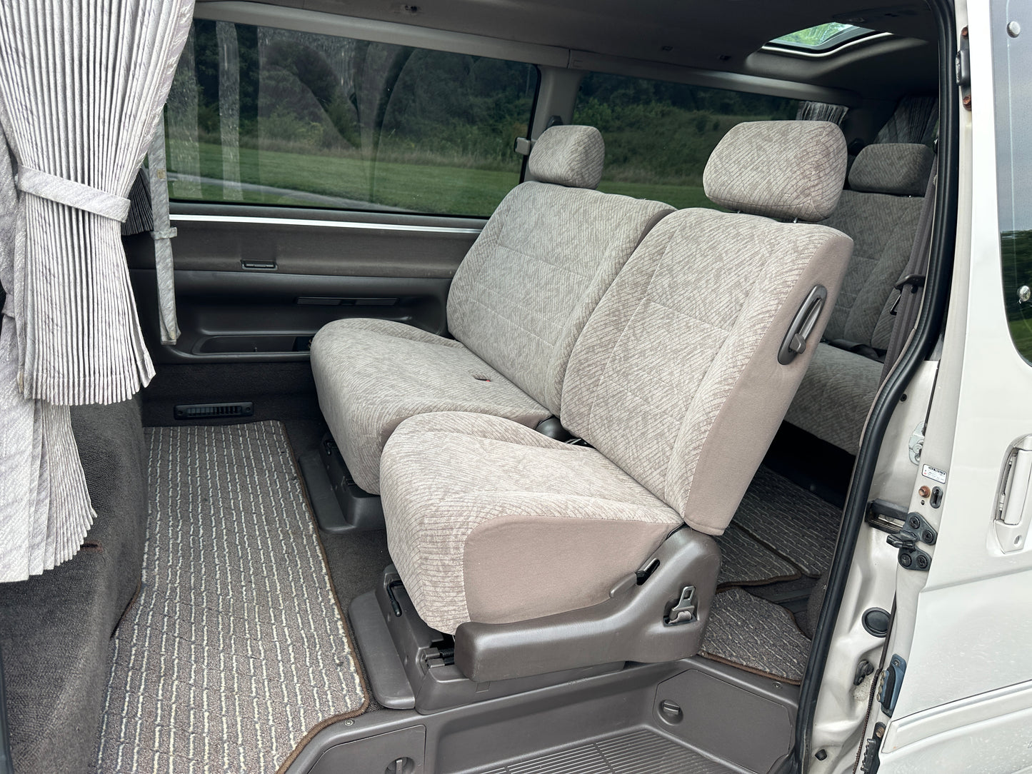 1998 TOYOTA HIACE SUPER CUSTOM G KZH106 4WD - TURBO DIESEL — LOT#722