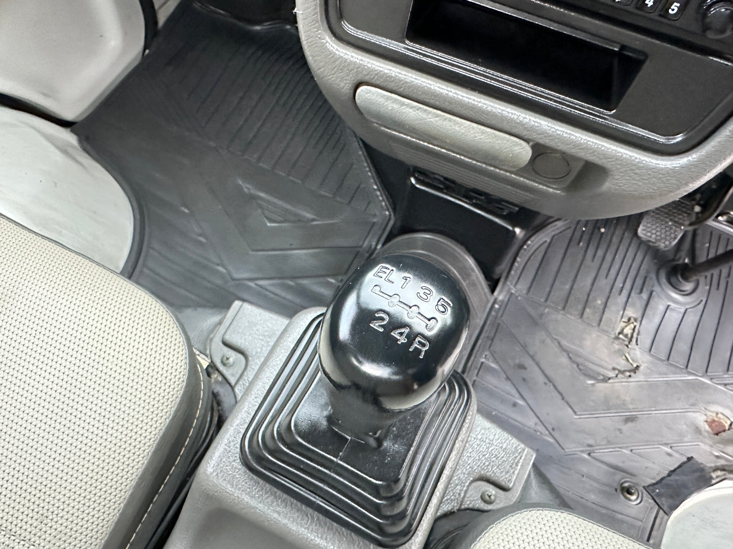 1997 SUZUKI CARRY - 4WD - AXLE LOCK - AIR CONDITIONING — LOT#672