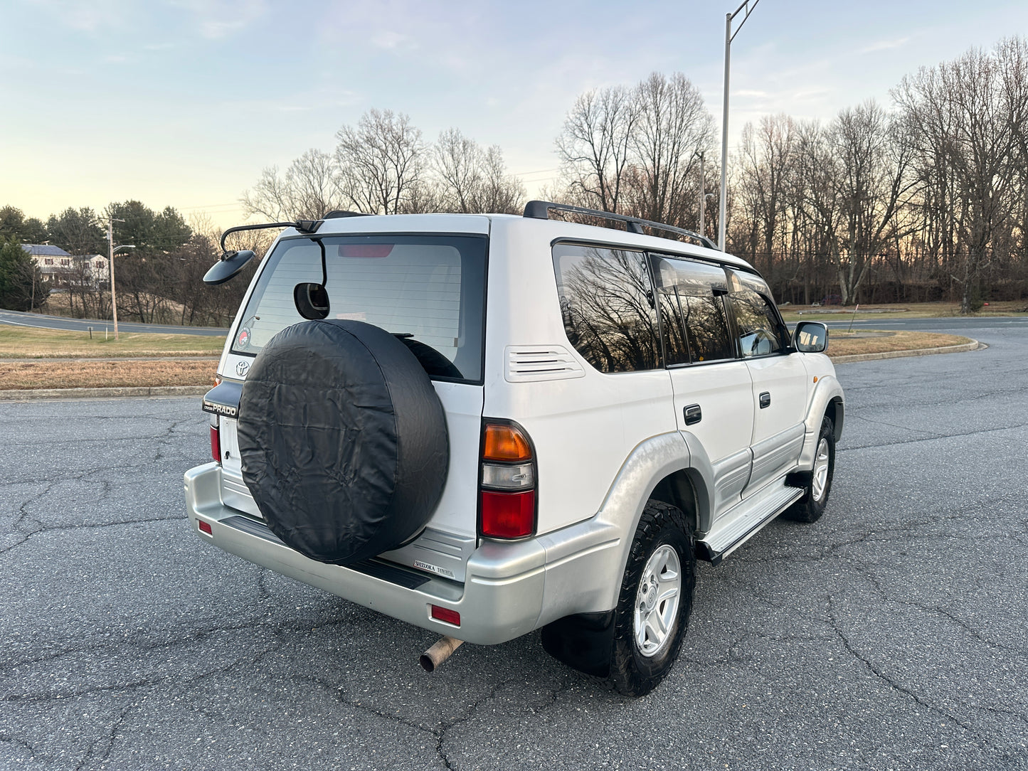 1999 Toyota Land Cruiser Prado TX Limited 4WD - 4 Cylinder Gasoline — LOT#688