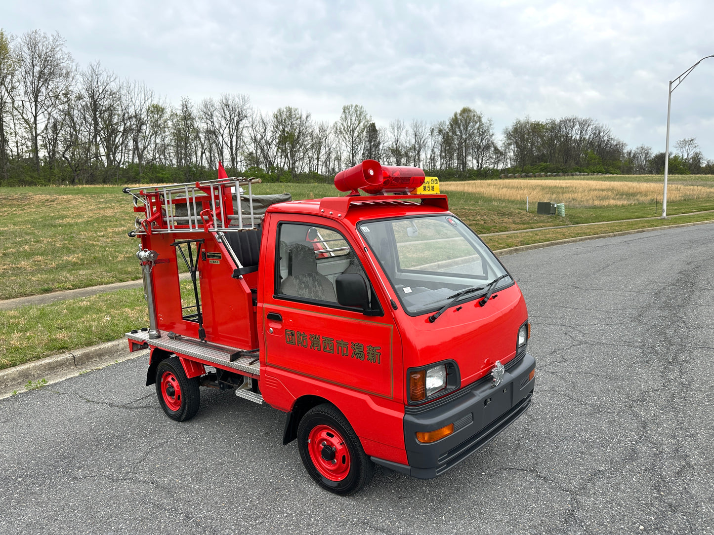 1994 MITSUBISHI MINICAB FIRE TRUCK V-U42T - 4,188 MILES — LOT#766