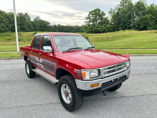 1992 TOYOTA HILUX DOUBLE CAB PICKUP 4WD - DIESEL & 5-SPEED