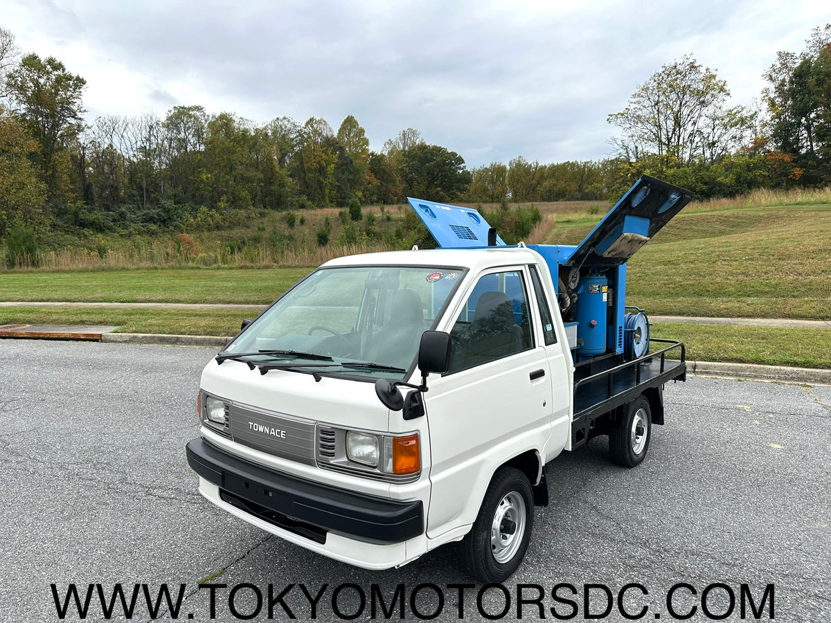 1992 TOYOTA TOWNACE AIR COMPRESSOR TRUCK - DIESEL - 17k MILES — LOT#958