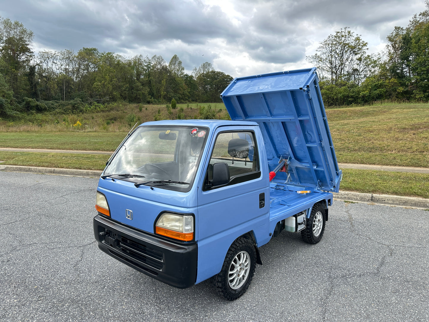 1994 HONDA ACTY DUMP 4WD - AIR CONDITIONING & CUSTOM PAINT — LOT#588