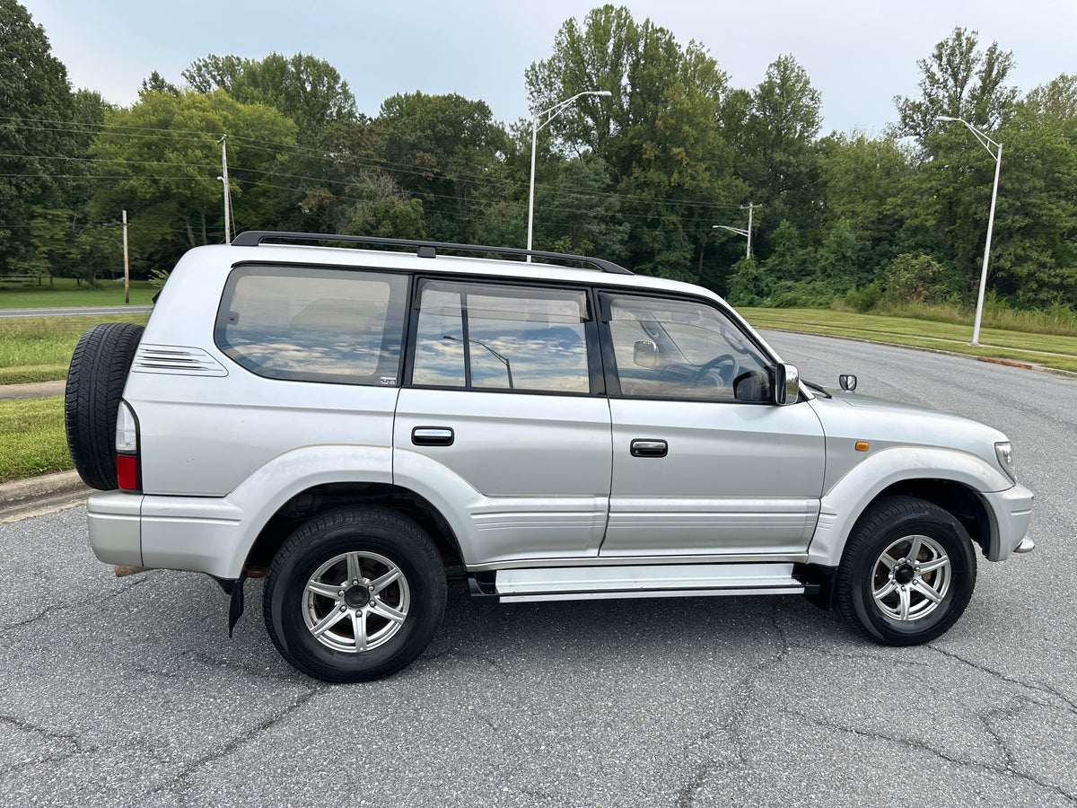 2000 Toyota Land Cruiser Prado TX Limited 4WD - 4 Cylinder Gasoline — LOT#904