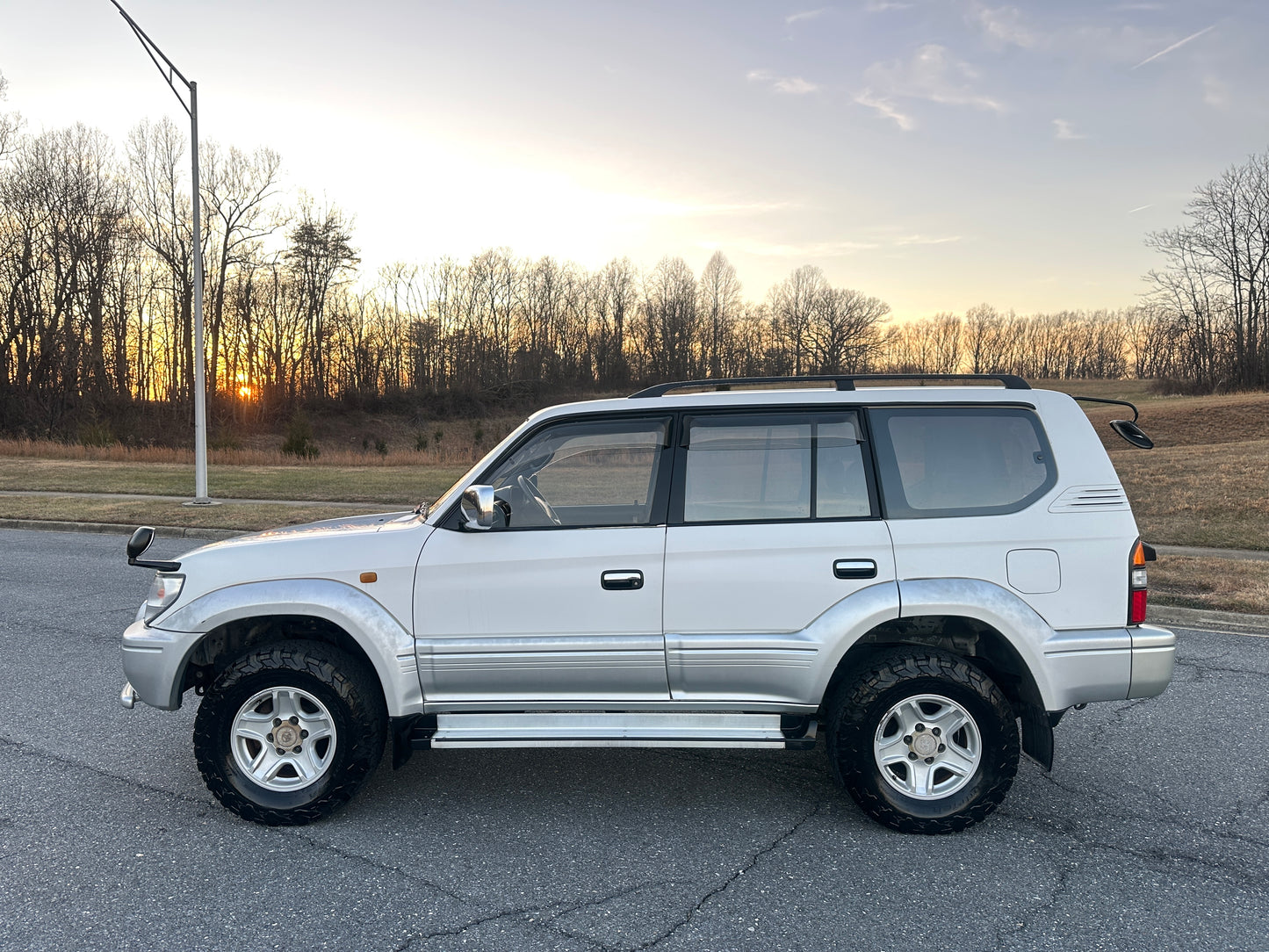 1999 Toyota Land Cruiser Prado TX Limited 4WD - 4 Cylinder Gasoline — LOT#688