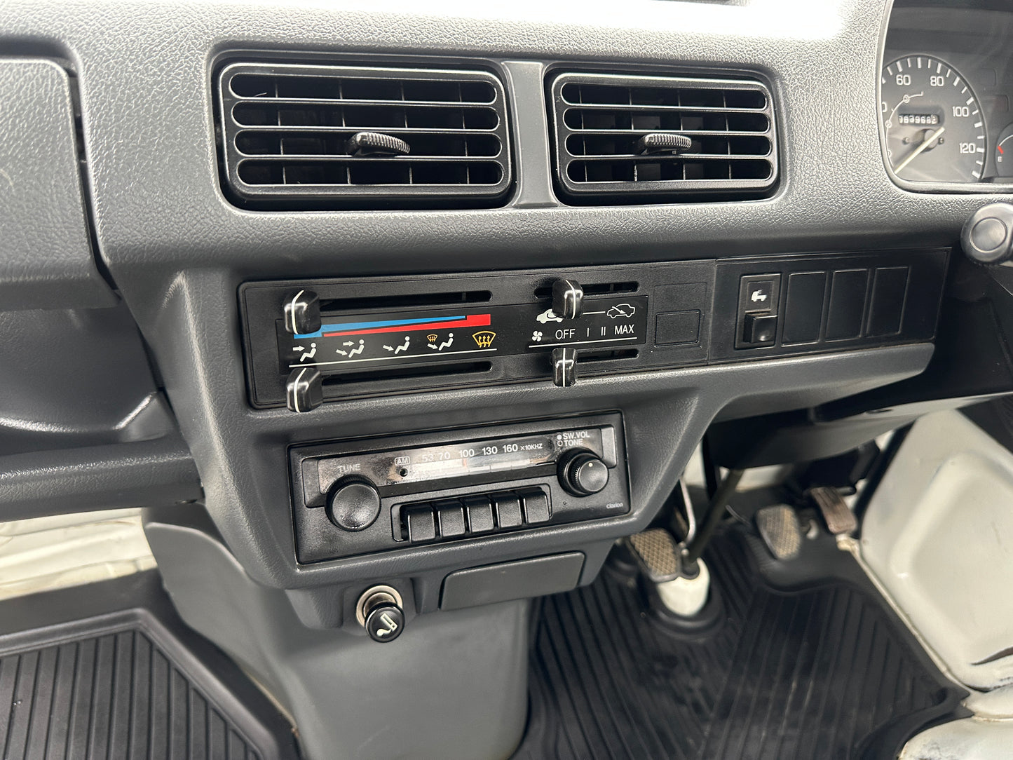 1993 HONDA ACTY SDX 4WD — 39k MILES — LOT#670