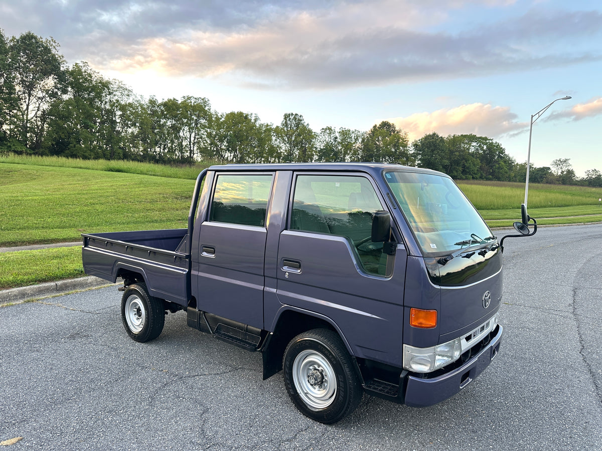 1999 TOYOTA TOYOACE 4WD DOUBLE CAB LY162 - DIESEL - 5 SPEED - 36k Miles — LOT#925